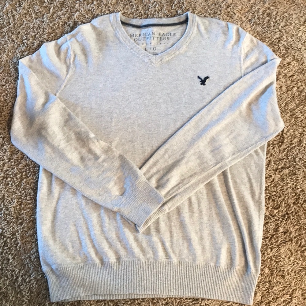 American Eagle men’s sweater-Size L